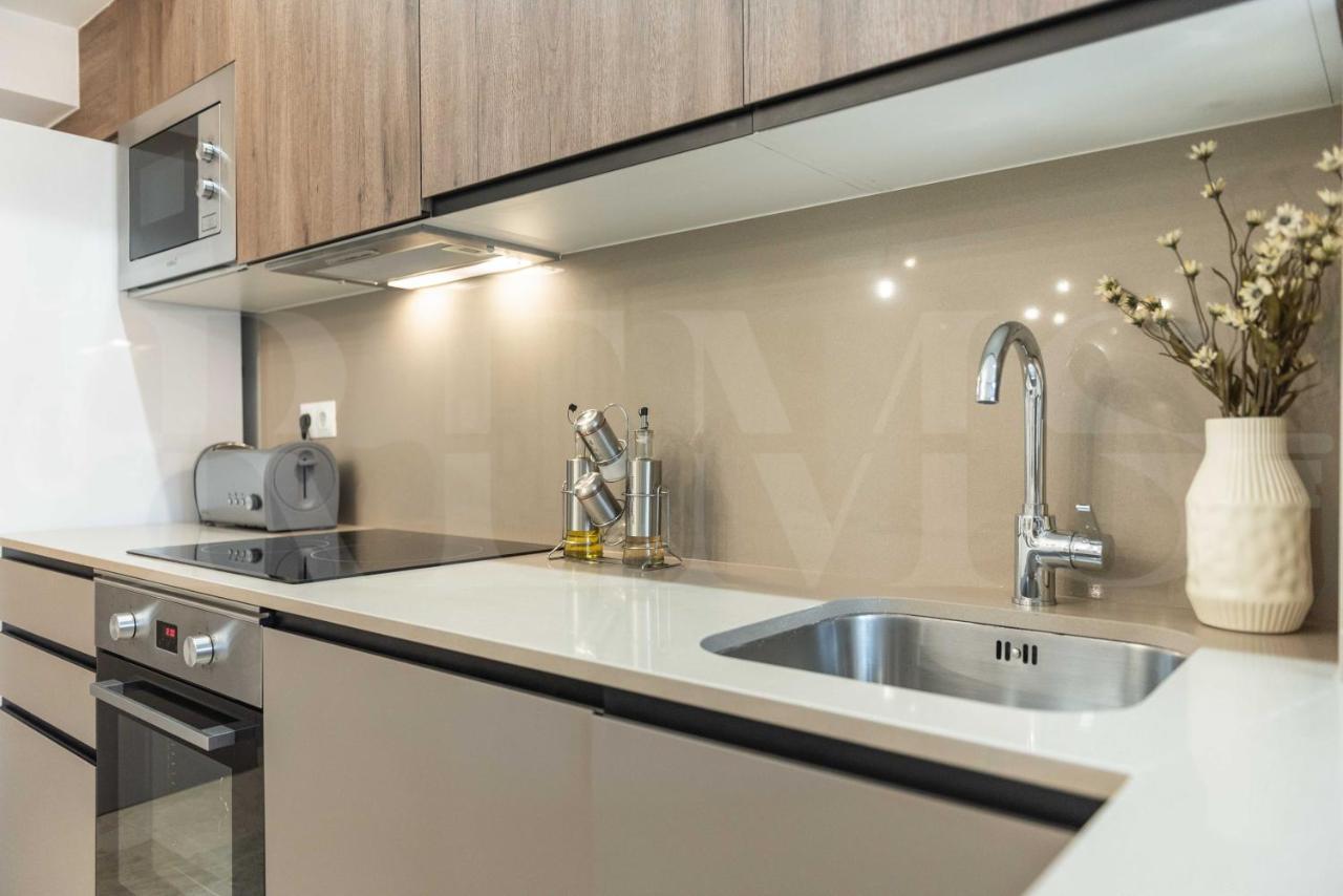 Lovely Duplex With Private Parking Near City Center By Rems Malaga Exterior photo