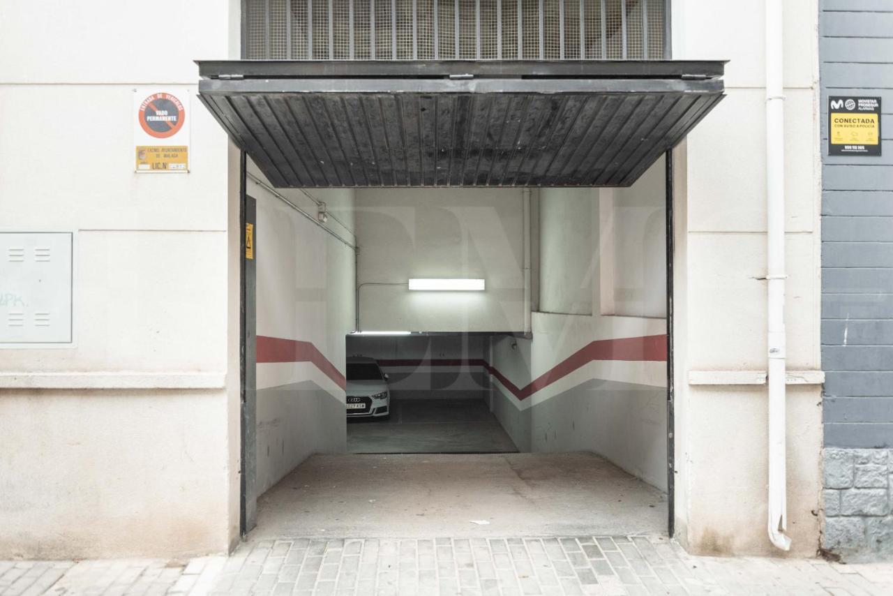 Lovely Duplex With Private Parking Near City Center By Rems Malaga Exterior photo