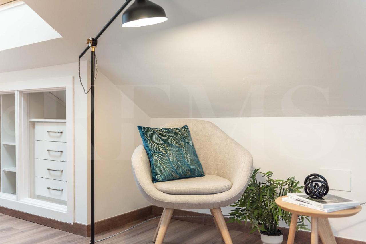 Lovely Duplex With Private Parking Near City Center By Rems Malaga Exterior photo